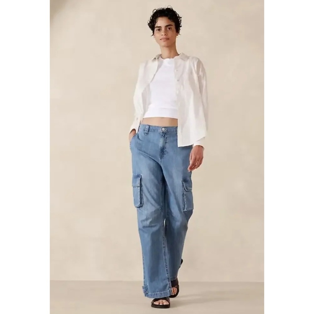Banana Republic Women's Barrel Cargo Jean Light Wash Blue High Rise 27/4R NEW